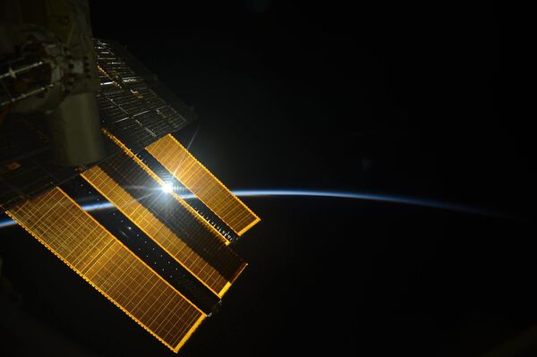 ロシアのセルゲイ・リャザンスキー宇宙飛行士がＩＳＳから撮影した夜明け - Sputnik 日本