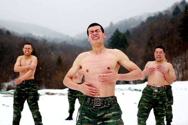 中国人兵が雪かき　第２５回冬季実習大会　長春市郊外 - Sputnik 日本