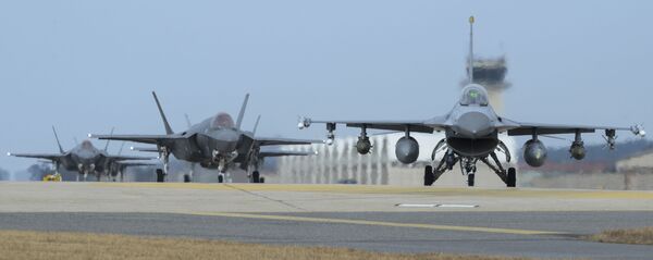 米国の F-16 とF-35A 、 韓国で米韓合同軍事演習 - Sputnik 日本