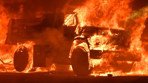 米カリフォルニア州自然火災　トラックが炎上 - Sputnik 日本