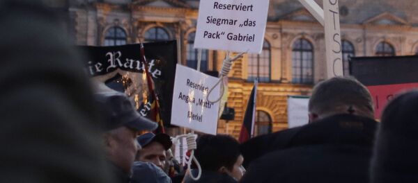 PEGIDAの運動者、メルケル首相用「ミニ絞首台」 - Sputnik 日本