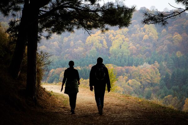 ロシア・スタヴロポリ地方のキスロヴォツキー国立公園を訪れた人たち - Sputnik 日本