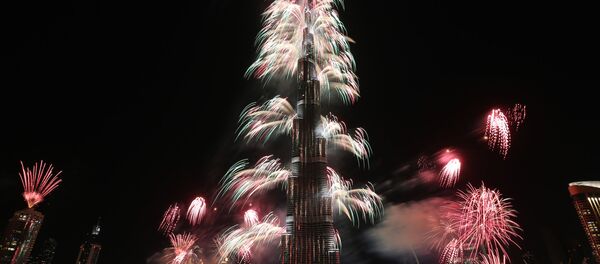 ドバイの世界最高層ビルで恒例の新年カウントダウン花火 今年は別の催しに ドバイの世界最高層ビルで恒例の新年カウントダウン花火 今年は別の催しに - Sputnik 日本
