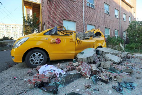 地震で破損した自動車　韓国 - Sputnik 日本