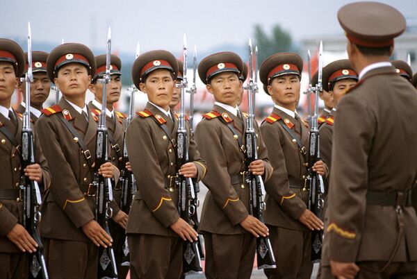 平壌空港の儀仗兵中隊 平壌空港の儀仗兵中隊 - Sputnik 日本