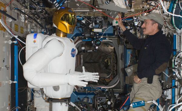 ２０１１年には「Robonaut-2」がヒューマノイドロボットとして初めてＮＡＳＡによって国際宇宙ステーション（ＩＳＳ）へ打ち上げられた。 - Sputnik 日本