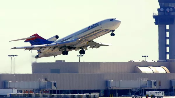 トロント空港で旅客機同士が衝突　【写真】 - Sputnik 日本