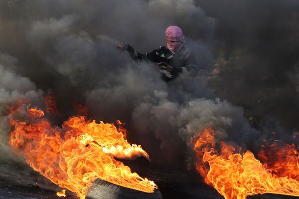 ラマラのパレスチナ・イスラエル国境での衝突に参加し抗議する人 - Sputnik 日本