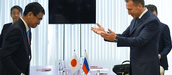 河野太郎とイーゴリ・シュワロフ(アーカイブ) 河野太郎とイーゴリ・シュワロフ(アーカイブ) - Sputnik 日本