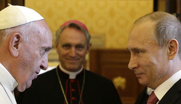 今週一番の写真：フランシスコ教皇、プーチン大統領、火災、女性戦士 - Sputnik 日本