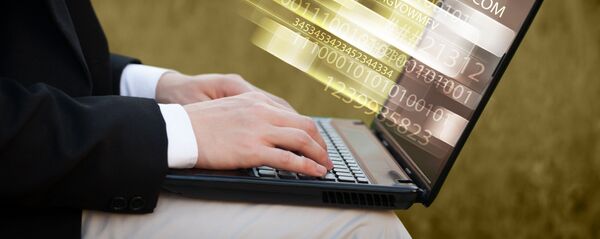 Программист работает на компьютере Программист работает на компьютере - Sputnik 日本