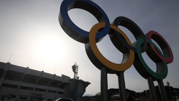 Олимпийские кольца в Олимпийском парке в Пхенчхане - Sputnik 日本