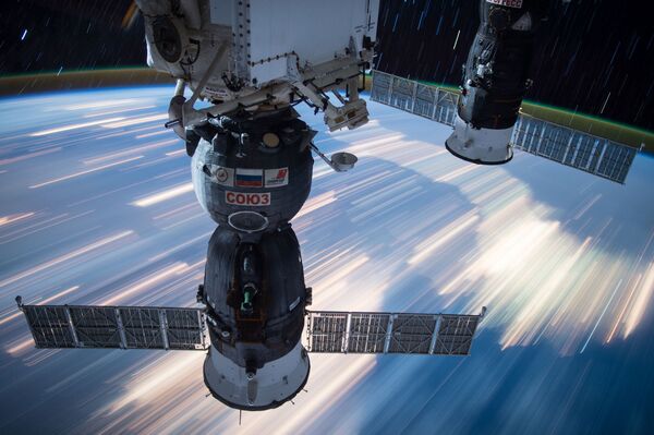 国際宇宙ステーション（ＩＳＳ）にドッキングしたロシアの宇宙船「ソユーズ」と補給船「プログレス」 - Sputnik 日本