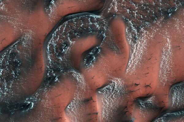 雪を頂く火星の砂丘 - Sputnik 日本