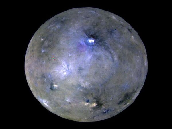 探査機「ドーン」によって撮影された準惑星ケレス - Sputnik 日本