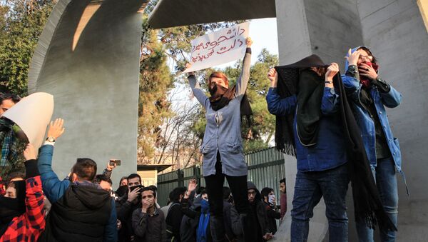 イラン国家安全保障最高評議会、抗議行動の背後にいる国について語る - Sputnik 日本