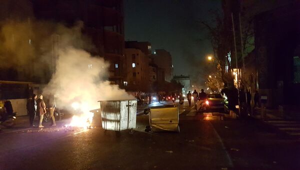 イラン抗議デモ　騒乱でさらに９人死亡 - Sputnik 日本