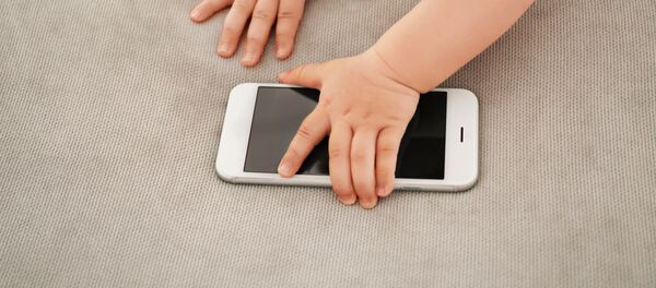 子供とスマートフォン - Sputnik 日本