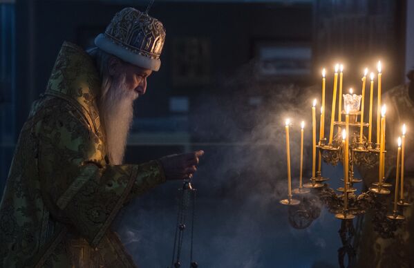 モスクワおよび全ルーシの府主教コルニリーが降誕祭を祝う - Sputnik 日本