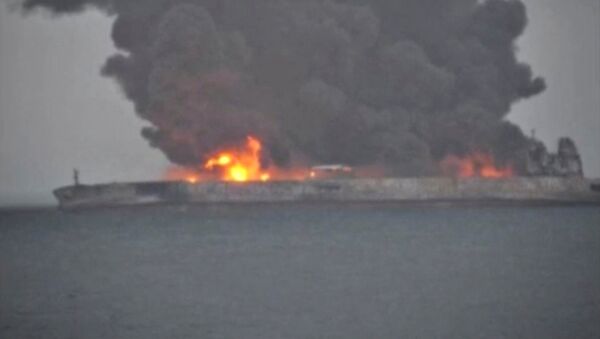 沈没したタンカーの油、日中韓に環境被害の可能性 - Sputnik 日本