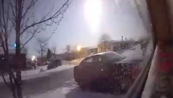 Кадр падения метеорита с камеры видеонаблюдения в Ньюпорте, США - Sputnik 日本