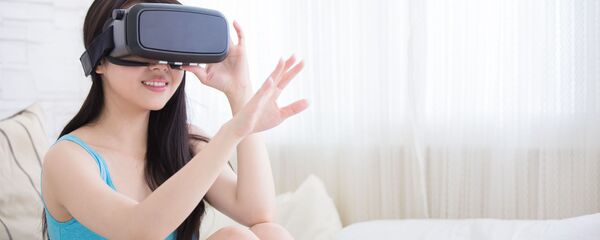 Девушка в очках виртуальной реальности Девушка в очках виртуальной реальности - Sputnik 日本