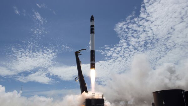 In this photo provided by Rocket Lab, Electron rocket carrying only a small payload of about 150 kilograms (331 pounds), lifts off from the Mahia Peninsula on New Zealand's North Island's east coast - Sputnik 日本