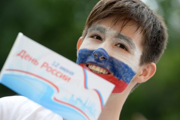 カザンのゴーリキイ記念公園での「ロシアの日」祝賀行事参加者。 - Sputnik 日本