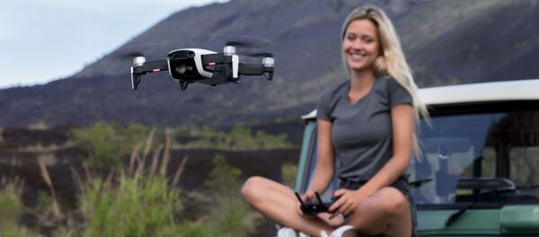 Cверхпортативный складной дрон с камерой Mavic Air компании DJI Cверхпортативный складной дрон с камерой Mavic Air компании DJI - Sputnik 日本