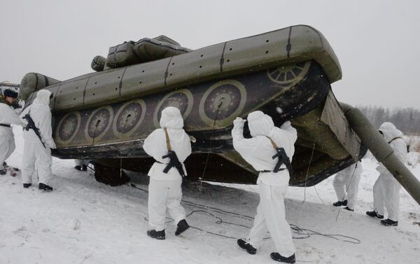 ロシア工兵部隊が「空気で」兵器を作る - Sputnik 日本