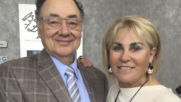 Основатель фармацевтической компании Apotex канадский миллиардер Барри Шерман с женою Хани - Sputnik 日本