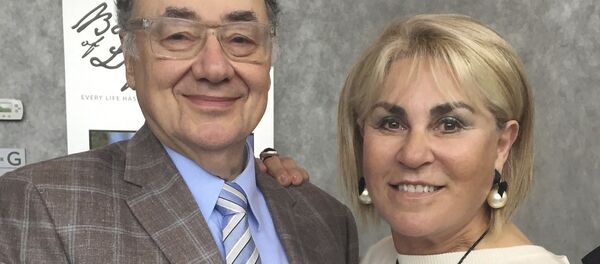 Основатель фармацевтической компании Apotex канадский миллиардер Барри Шерман с женою Хани - Sputnik 日本