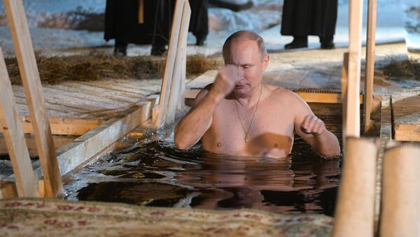 プーチン大統領、厳寒下で沐浴　洗礼祭【アーカイブ写真】 - Sputnik 日本