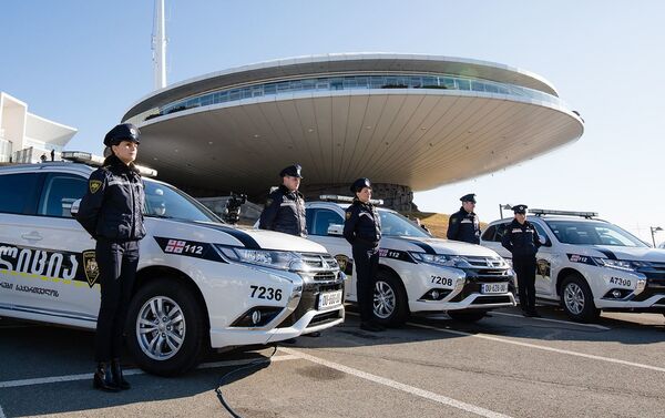 電気自動車とハイブリッド車をジョージア（グルジア）のパトロール警察に提供 - Sputnik 日本