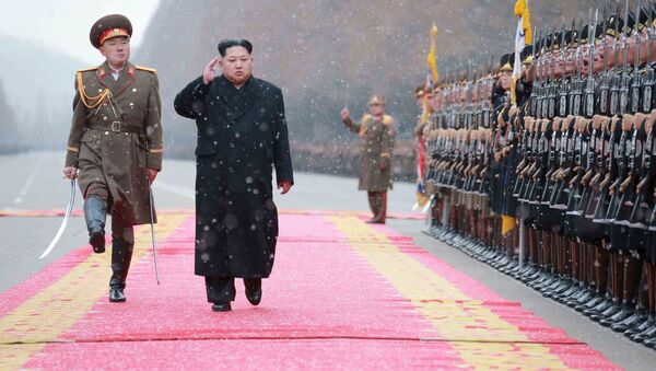 Лидер Северной Кореи Ким Чен Ын во время посещения министерства вооруженных сил КНДР - Sputnik 日本