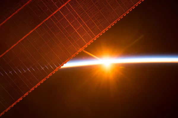 ＩＳＳから見た日の出 - Sputnik 日本