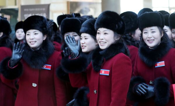 北朝鮮のチアリーダー軍団、平昌に到着し始める - Sputnik 日本