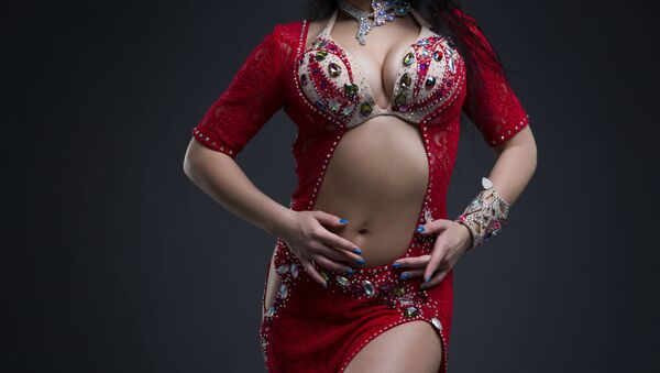 ロシア人女性がベリーダンスを踊り拘束される　エジプト【動画】 - Sputnik 日本