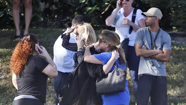 フロリダ州学校銃乱射事件　「プロ学校銃撃者になる」＝容疑者がユーチューブで投稿可能性 - Sputnik 日本