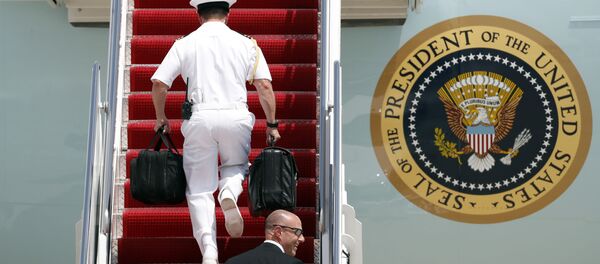 トランプ氏、メンバー会員に「エアフォースワン・ツアー」? 上院議員が解明を求める トランプ氏、メンバー会員に「エアフォースワン・ツアー」? 上院議員が解明を求める - Sputnik 日本