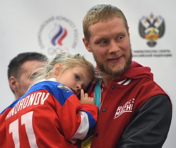 アイスホッケーのセルゲイ・アンドロノフ 五輪から帰国のロシア人選手歓迎会で - Sputnik 日本