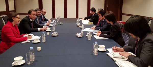 Встреча гендиректора Роскосмоса Игоря Комарова с главой японской делегации Масадзи Мацуямой в рамках форума по освоению космоса в Токио - Sputnik 日本