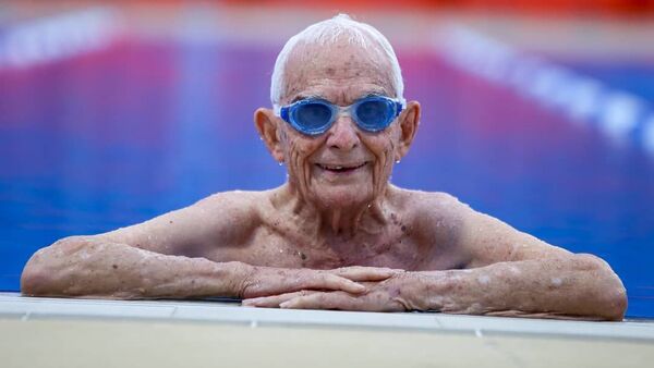 99-летний австралиец Джордж Коронс, поставивший новый мировой рекорд по плаванию в своей возрастной категории - Sputnik 日本