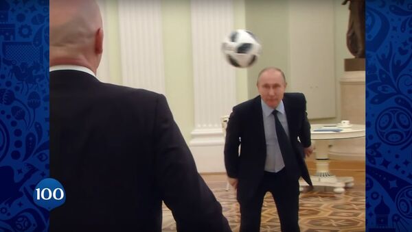 プーチン大統領とＦＩＦＡ会長、クレムリンでサッカー - Sputnik 日本