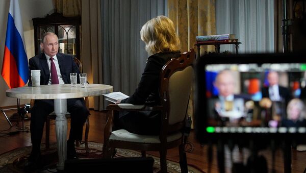 Президент РФ Владимир Путин дает интервью журналисту американского телеканала NBC Мегин Келли в Калининграде - Sputnik 日本