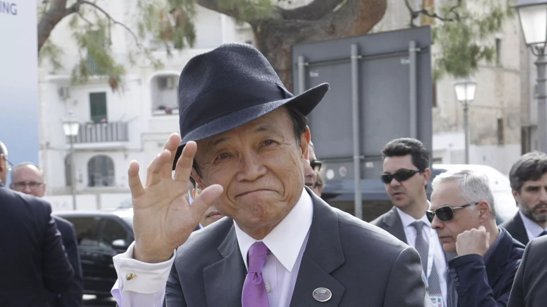 自民党の麻生太郎副総裁