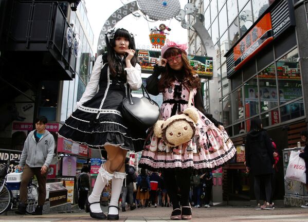 原宿でロリータファッションの女性たち - Sputnik 日本