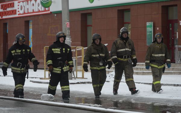 ロシア・シベリアのケメロヴォにある大型商業施設「ジームニャヤ・ヴィーシニャ（冬の桜）」で起きた火災による死者数は６４人に増えた。 - Sputnik 日本