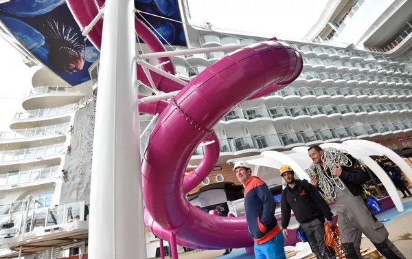 世界最大の客船「シンフォニー・オブ・ザ・シーズ(Symphony of the Seas)」 世界最大の客船「シンフォニー・オブ・ザ・シーズ(Symphony of the Seas)」 - Sputnik 日本
