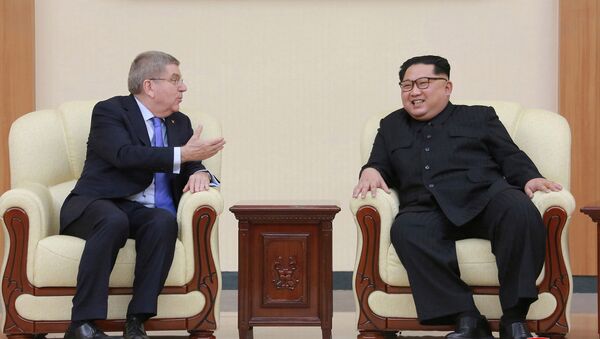 Der nordkoreanische  Staatschef Kim Jong Un trifft den IOC-Präsident Thomas Bach - Sputnik 日本